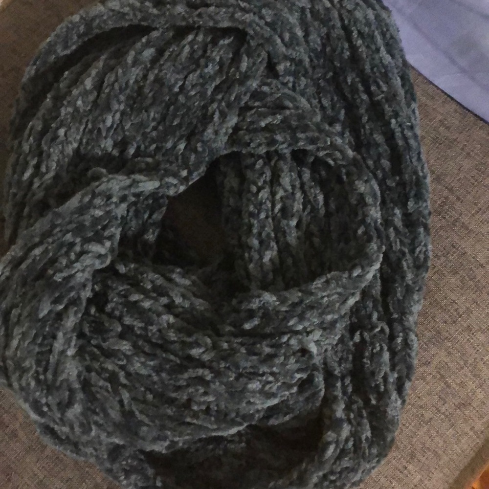 LC Lauren Conrad infinity scarf